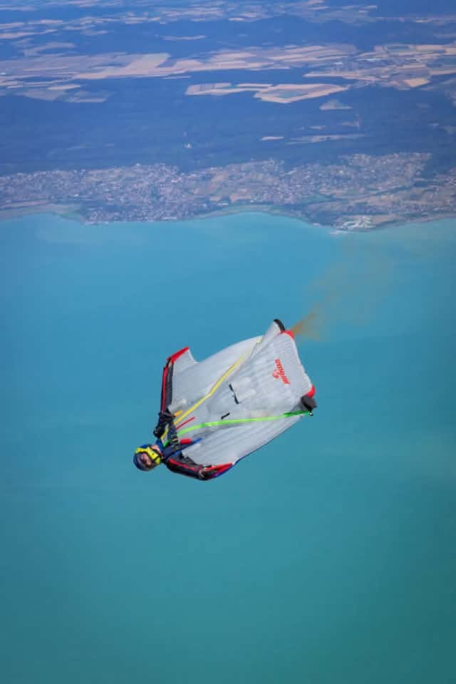 Wingsuit flight by the Leading Edge community