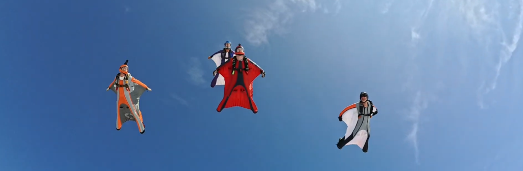Wingsuit formation